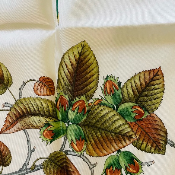 GUCCI V. ACCORNERO Silk Square Scarf 34x34 - Picture 5 of 11